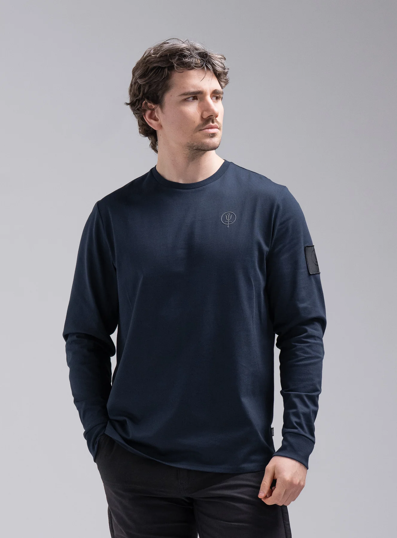 INSIGNIA LONG SLEEVE T-SHIRT